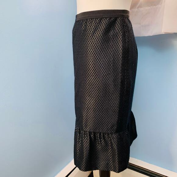 Ann Taylor Flounce Hem Skirt in Black Dot Jacquard Size 4 - Picture 3 of 8